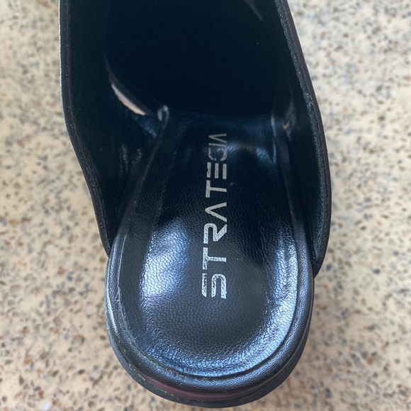 Black Leather Strategic platform leather high heel - Picture 2 of 3